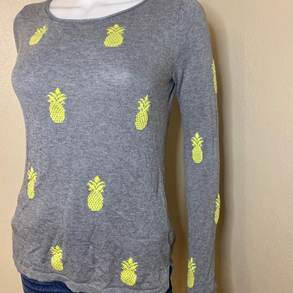 Old Navy Pineapple knit top - Picture 4 of 7